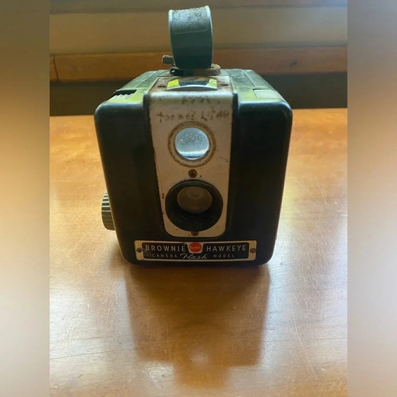 Vintage Kodak Brownie Hawkeye Camera Flash Model UNTESTED - Picture 1 of 10